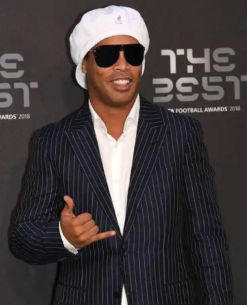 是许多人关 是许多人关